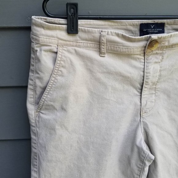 American Eagle Khaki Bermuda Shorts size 14 - Picture 4 of 9